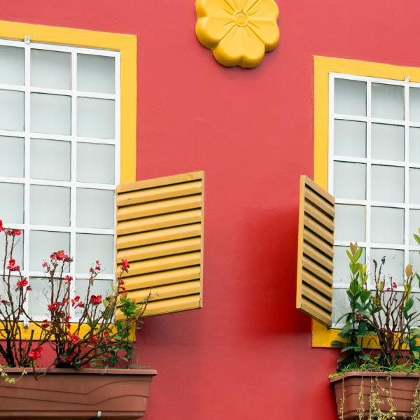 imperméabiliser sa façade avec un traitement hydrofuge coloré à sanary-sur-Mer