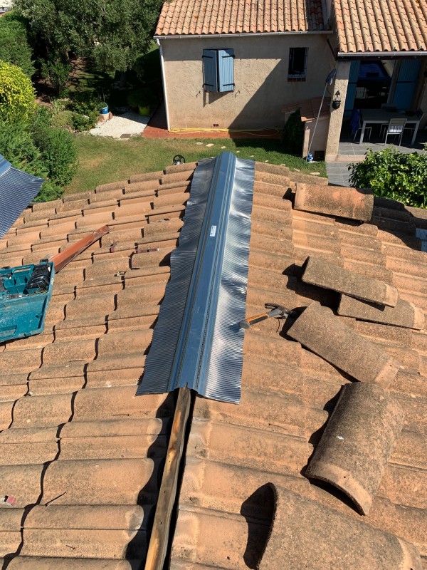 Pose d'un closoir ventilé en plomb à la Farlède
