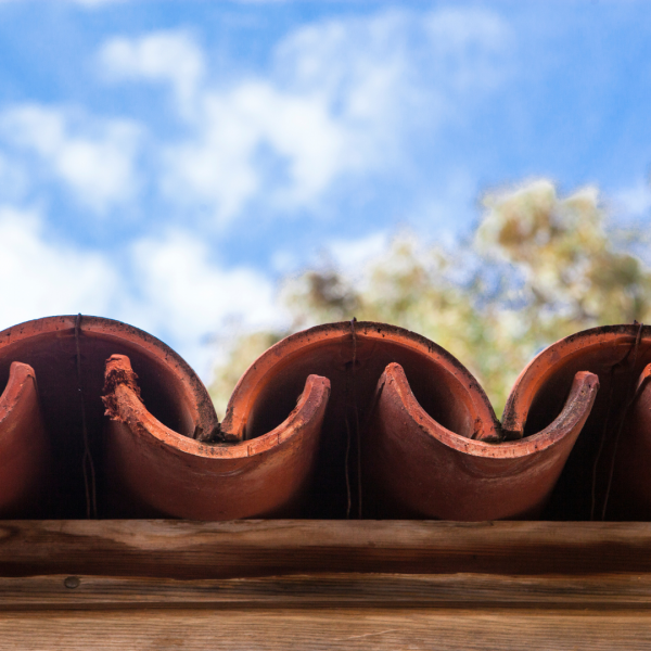 Couvreur RGE pour remplacement de rives à Fréjus 83 dans le Var