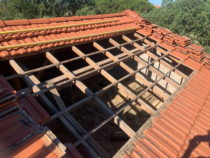 Rénovation de toiture avec remplacement de liteaux à Six Fours par BCH Rénovation