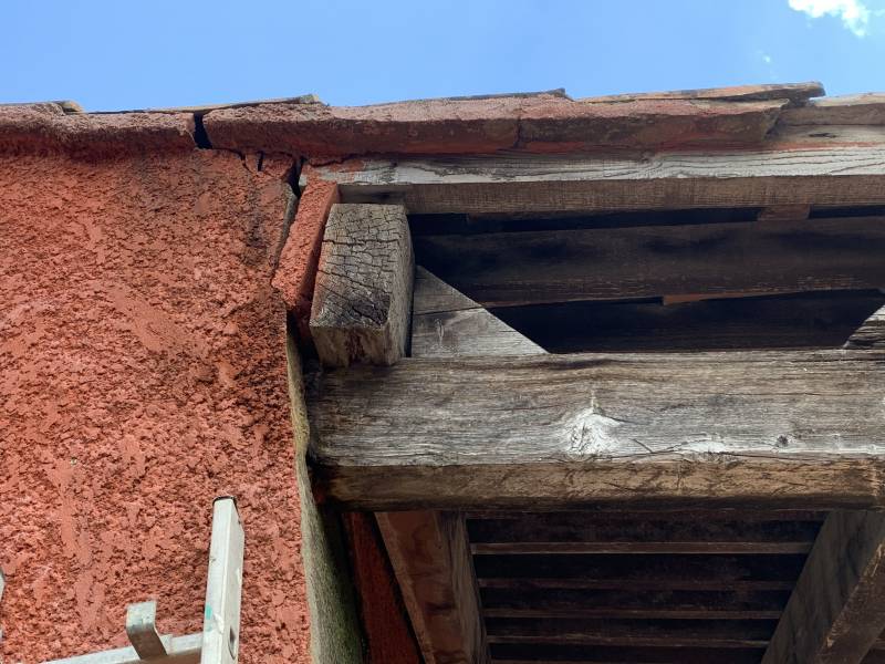 Rénovation en urgence charpente traditionnelle Var 83