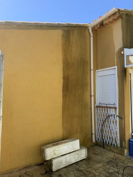 nettoyage de façade et application d’un hydrofuge à Cuers 83390 proche La Crau