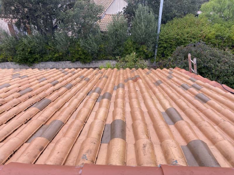 nettoyage de la toiture par BCH à Fréjus 83