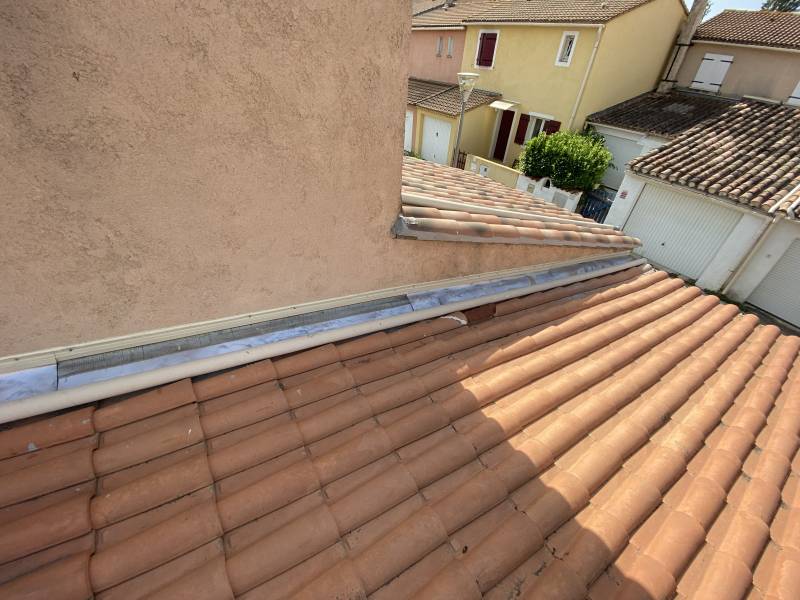 Couvreur RGE pour pose de solin en zinc à Brignoles 83170 Var