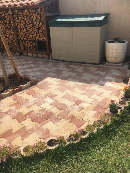 couvreur pour pose de pavé autobloquant à Fréjus